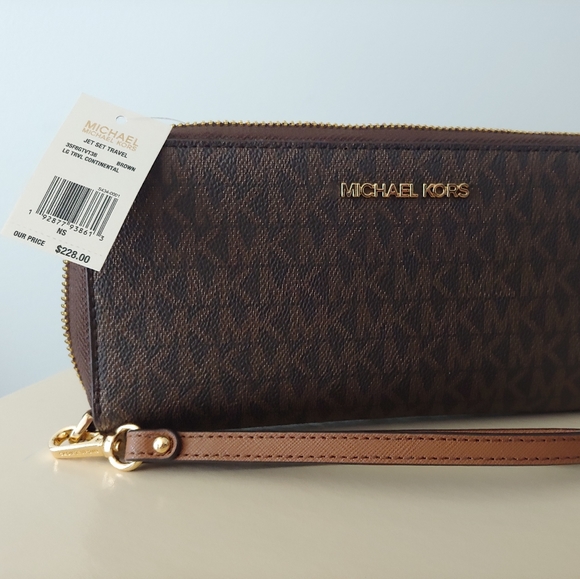 MICHAEL KORS Large Logo  Jet Set Travel Continental Wristlet Wallet Brown NWT - Picture 7 of 7